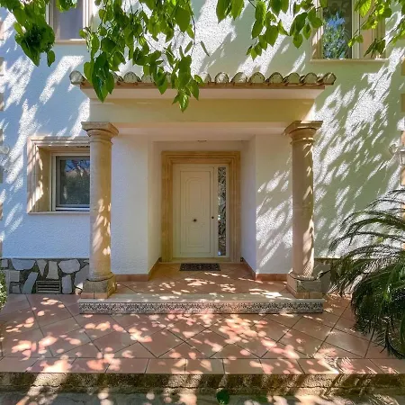 Villa Rotas *